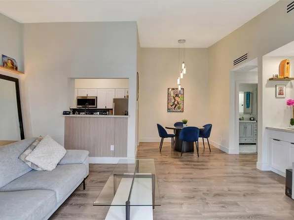 2001 Bering Dr APT 10H, Houston, TX 77057