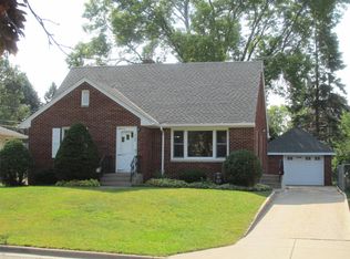 2136 Cottage Ave E, Saint Paul, MN 55119