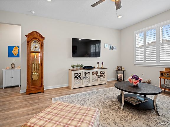 5th image of 3085 Green Park Dr