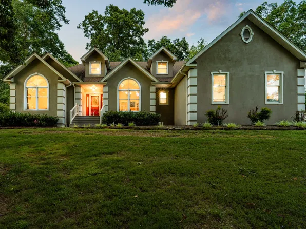 20221 Colony Ln, Bristol, VA 24202