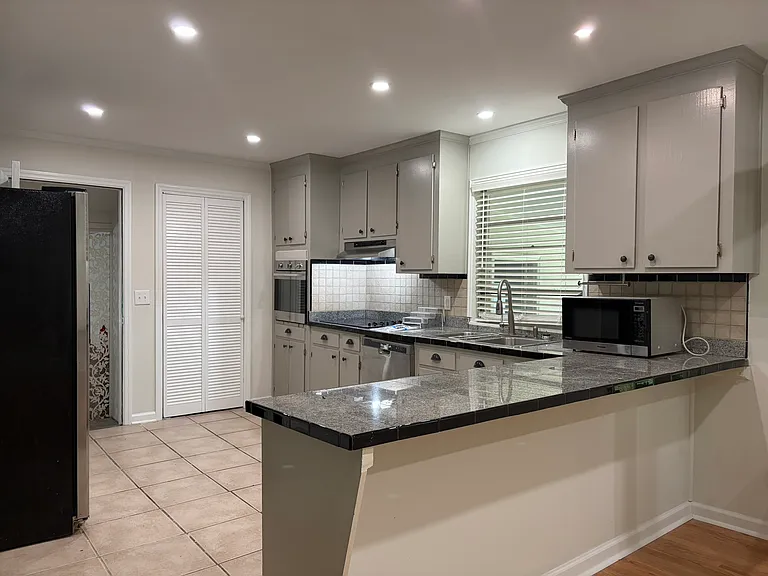 1 Murray Hill Dr — Photo 6