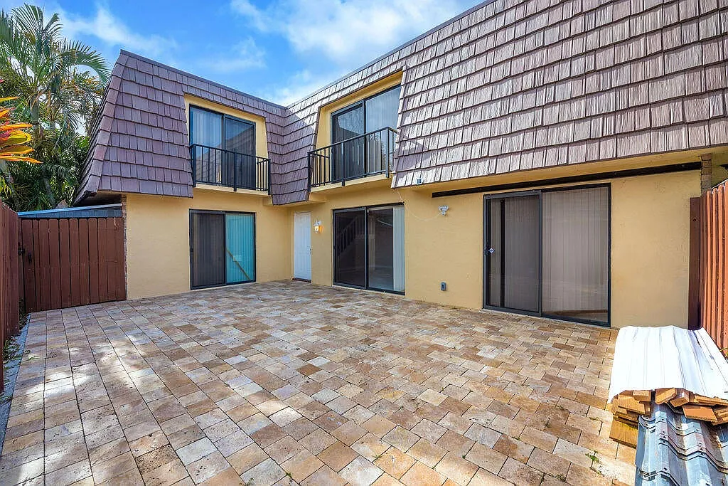 Building Photo - 941 Springdale Cir