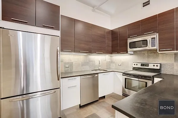 Rented by Bond New York | media 7