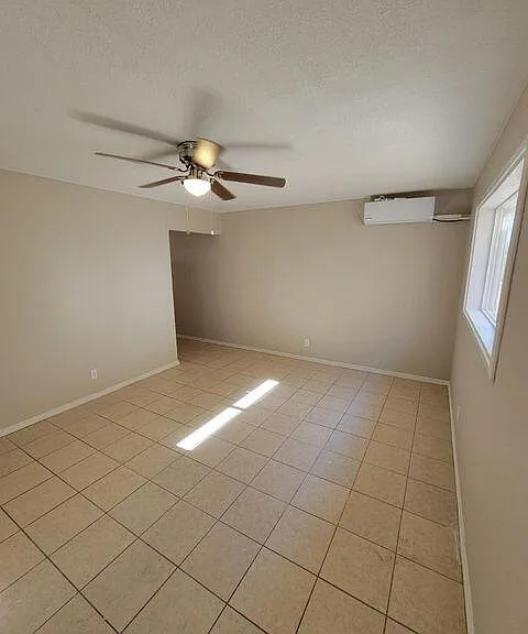 3909 Harrison Ave #6 — Photo 3