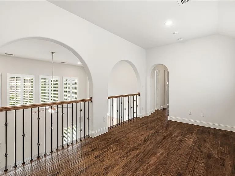 531 Sandy Ln — Photo 3