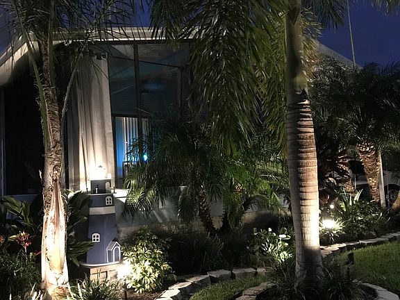 4th image of 2425 Harden Blvd #251