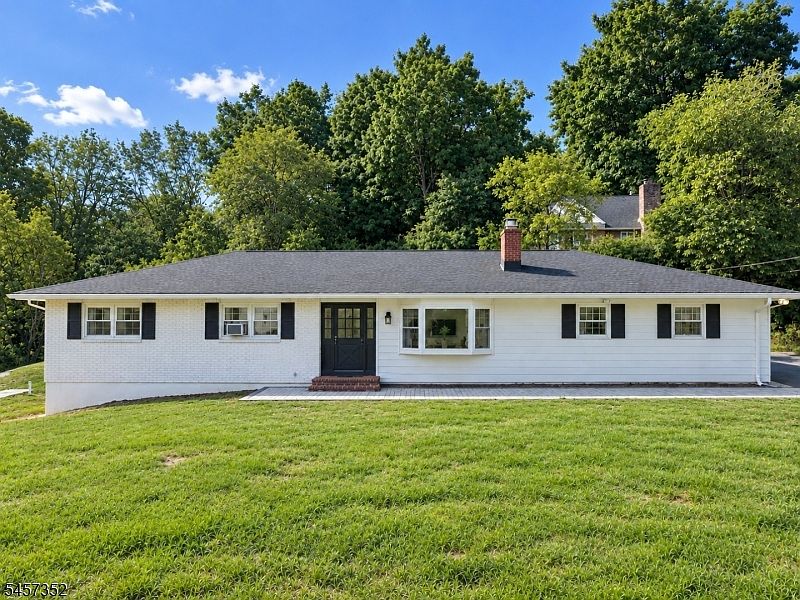 1st image of 33 Cooke Rd