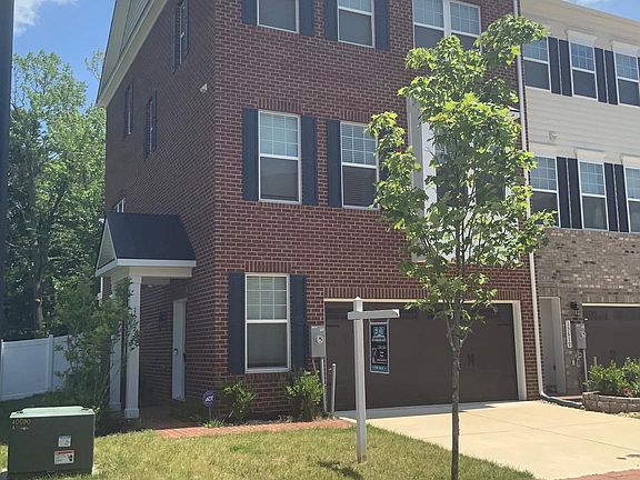 2nd image of 15621 Sunningdale Pl