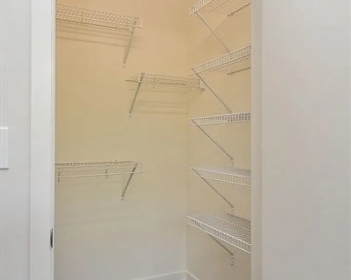 1325 N Wells Apartments — Photo 33