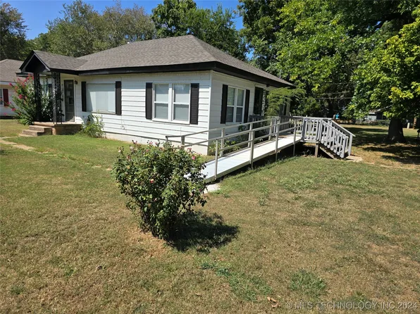 212 Lucy Gilmore St, Pawnee, OK 74058