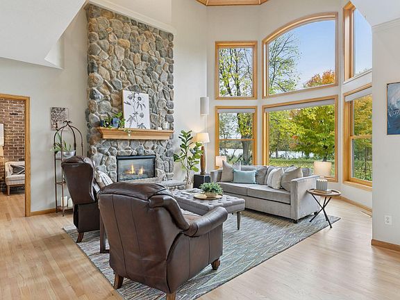 4th image of 2628 Town Lake Dr