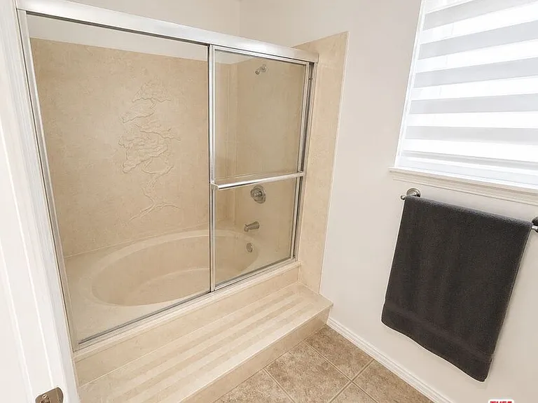 12245 Shady Hollow Ln — Photo 17