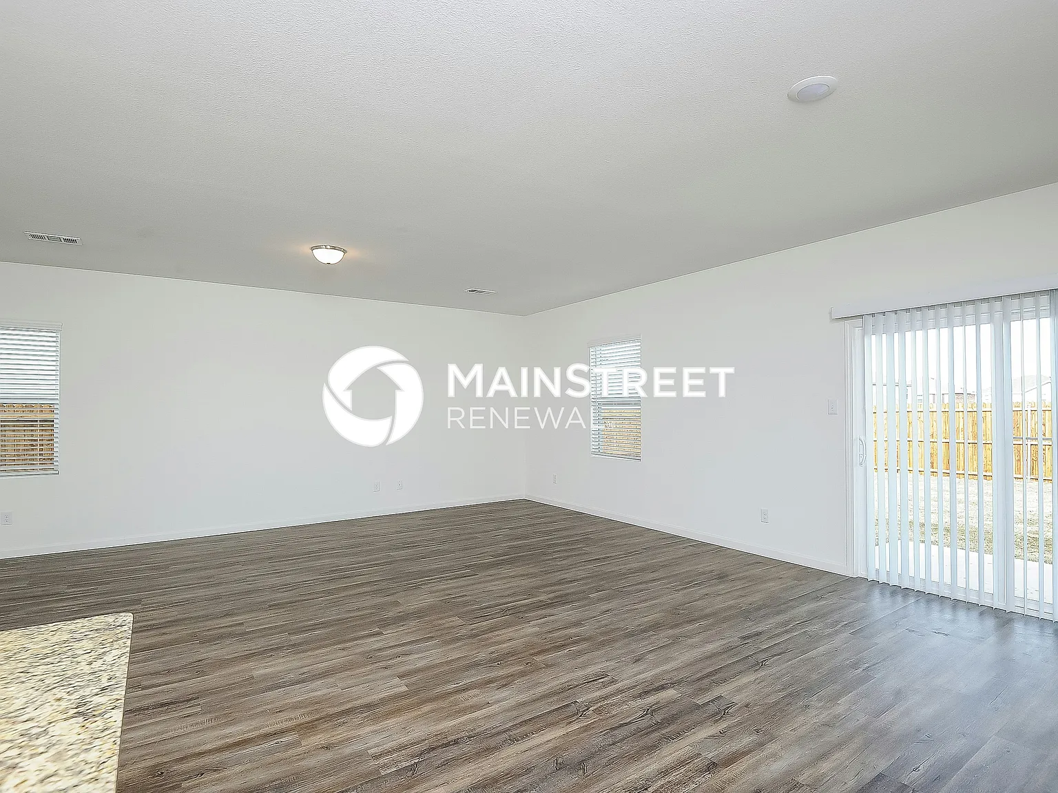 504 Canoe Way — Photo 2