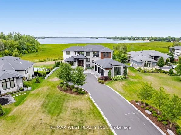 83 Navigation Dr, Prince Edward County, ON K8N 0G1