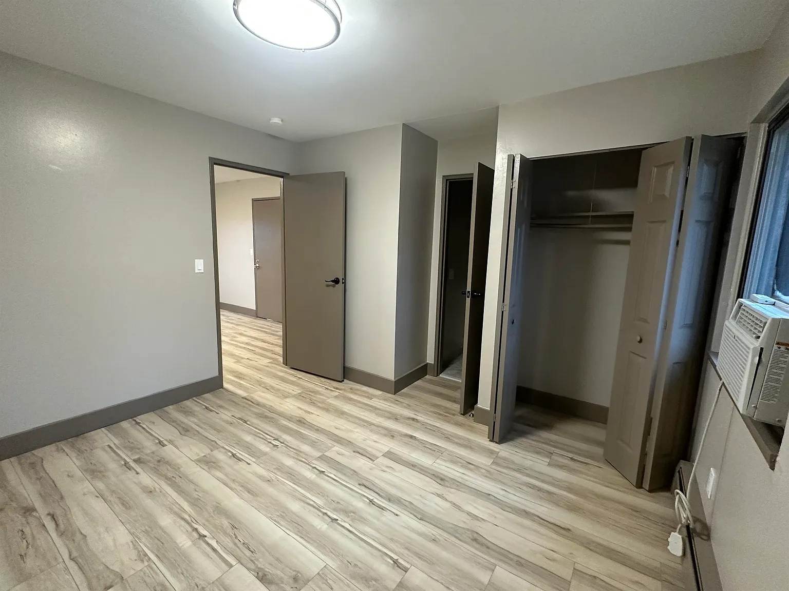 1 bed, 550 sqft, $1,500 — Photo 3