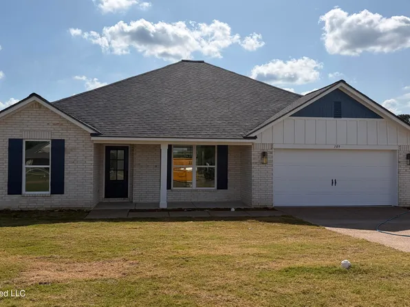 109 Red Bird Cv, Senatobia, MS 38668
