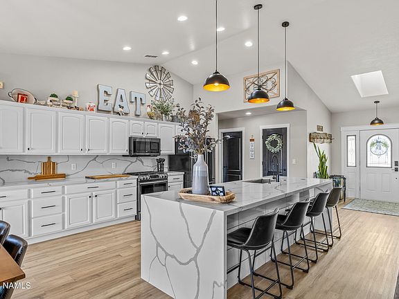 2nd image of 9534 N Aldrich Rd