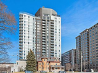 428 Sparks St #1703, Ottawa, ON K1R 0B3