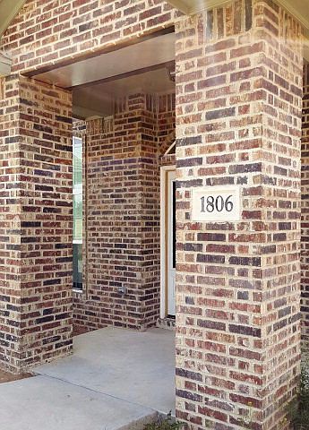1st image of 1806 E Pecan Ave
