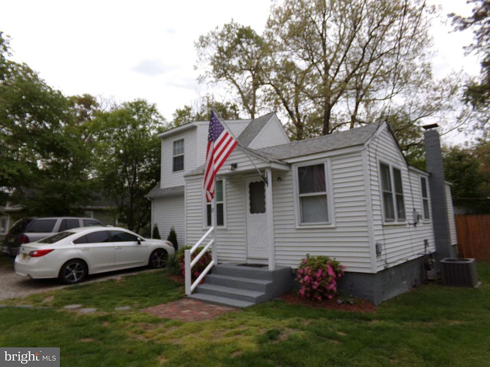 1st image of 17 Iris St