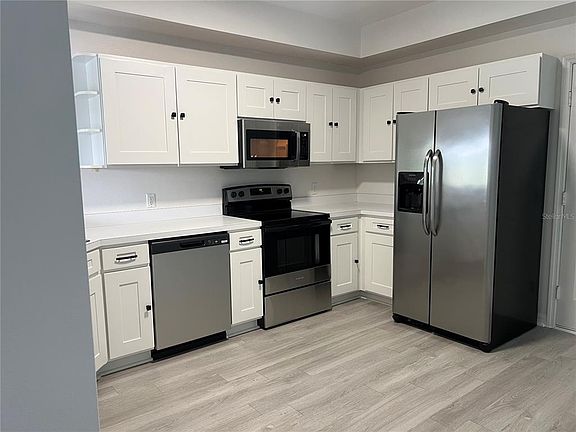 5th image of 423 Eagle Ridge Dr #34