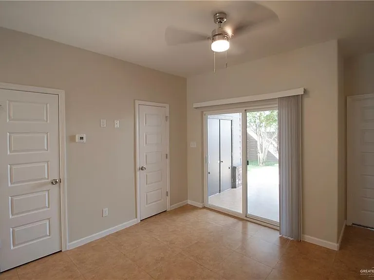 1000 E Daffodil Ave #1 — Photo 8