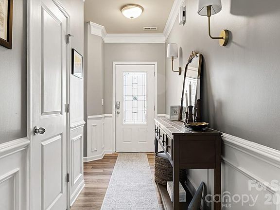 5th image of 4042 Highgate Ln