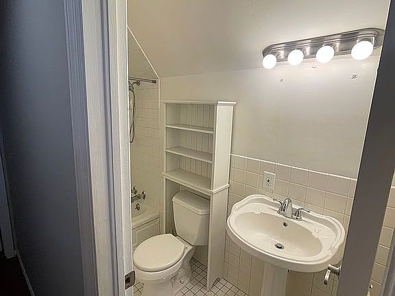 2nd bathroom 