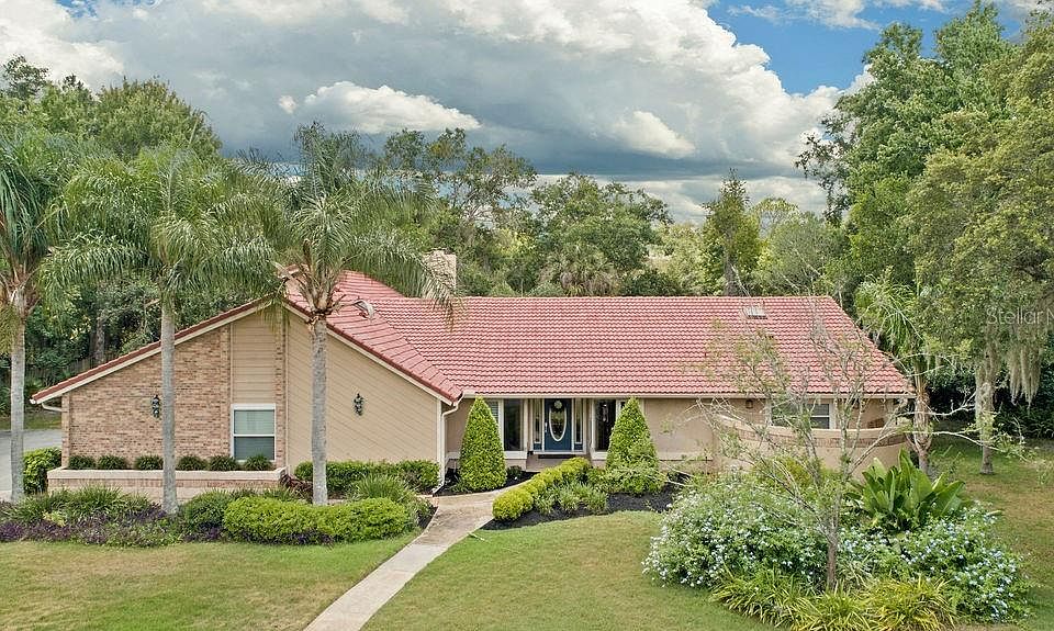 1st image of 382 Woodstead Cir