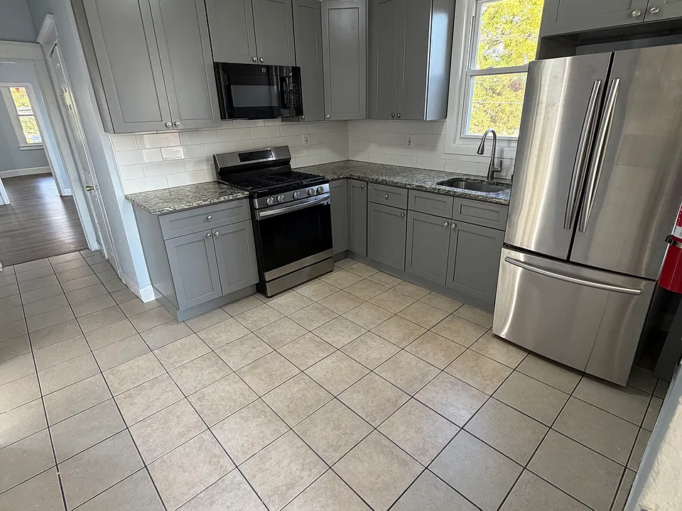 10-12 Montclair Ave #2