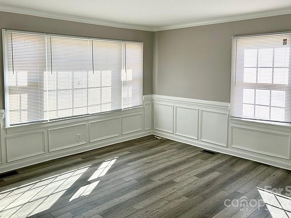 4th image of 624 Windy Hill Dr