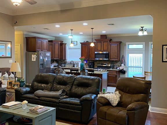 3rd image of 120 Abby Lake Dr