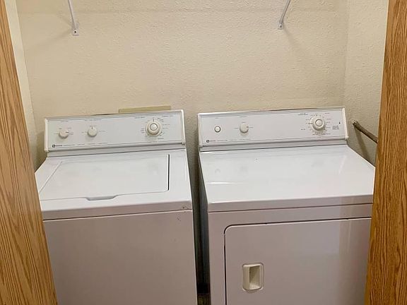 5th image of 15524 E 4th Ave APT 37