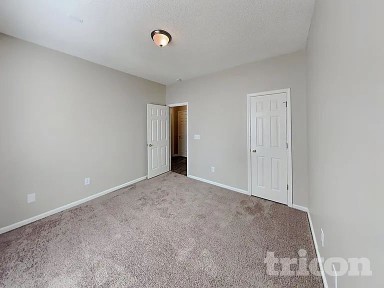 110 Fawnhill Ct — Photo 6