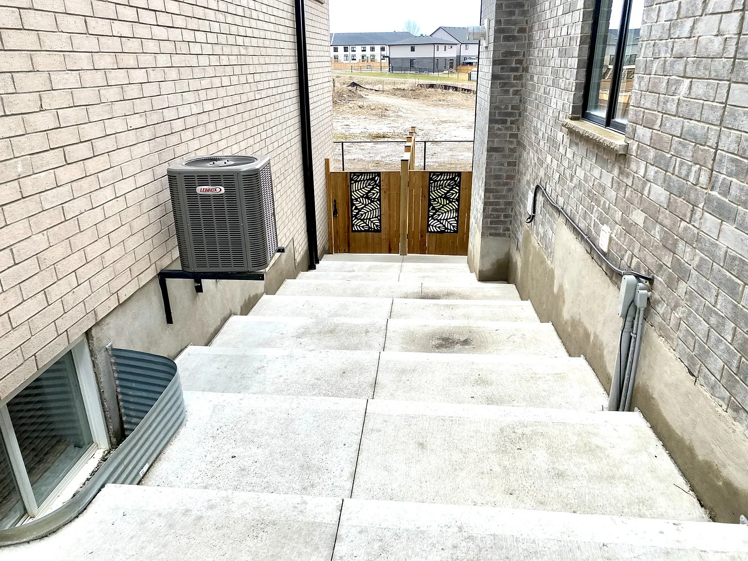 1 bed, 1300 sqft, $1,700 — Photo 2