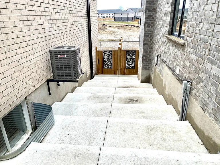 1236 Medway Park Dr #1236 — Photo 2