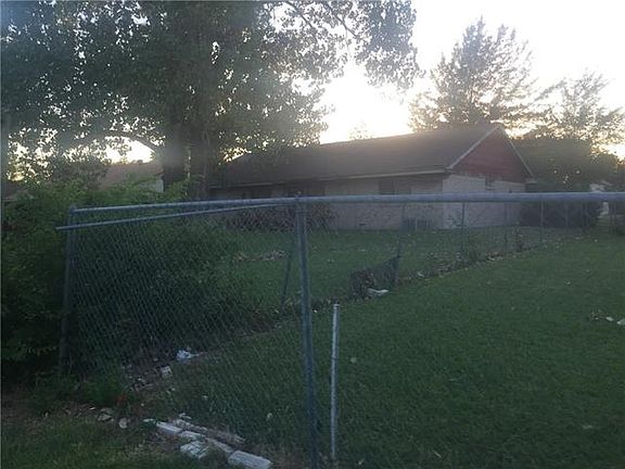 4th image of 630 Jamestown Dr