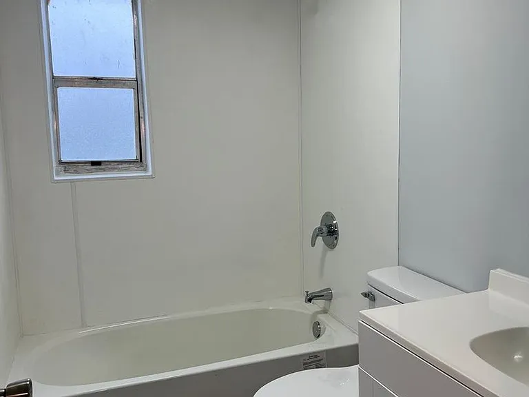 St George Apartments — Photo 27