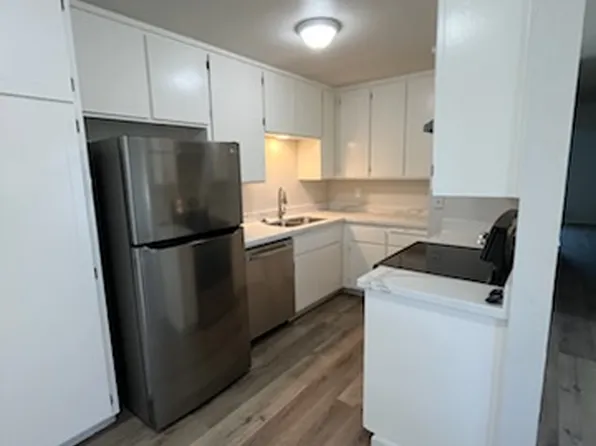 7330 Village Green Dr, Stockton, CA 95210