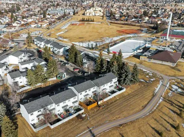 131 N Templehill Dr NE #29, Calgary, AB T1Y 4T1