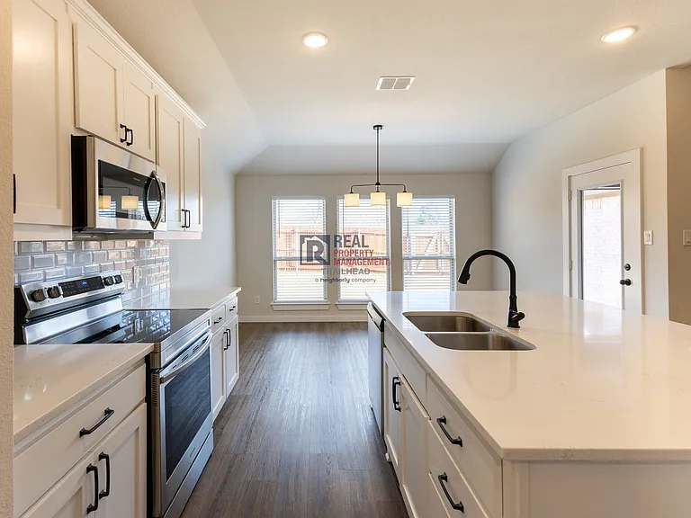124 Mesa Dr — Photo 7