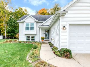 3238 Cassandra St NW, Grand Rapids, MI 49534