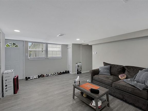 4th image of 2508 Wheeler St #1/2