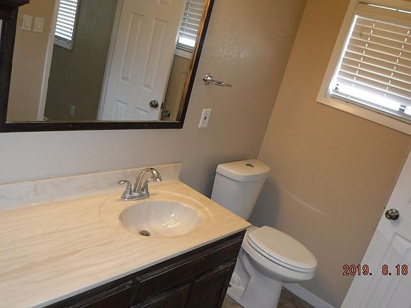 4th image of 807 N Heights Dr