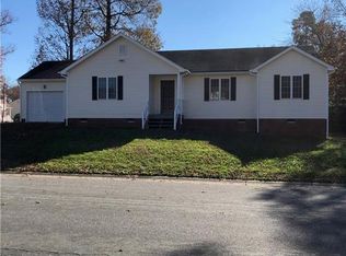 11401 Clear Ridge Dr, Midlothian, VA 23112