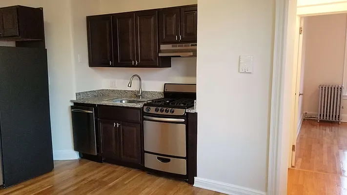 Rented by Realty Queens LLC | media 3