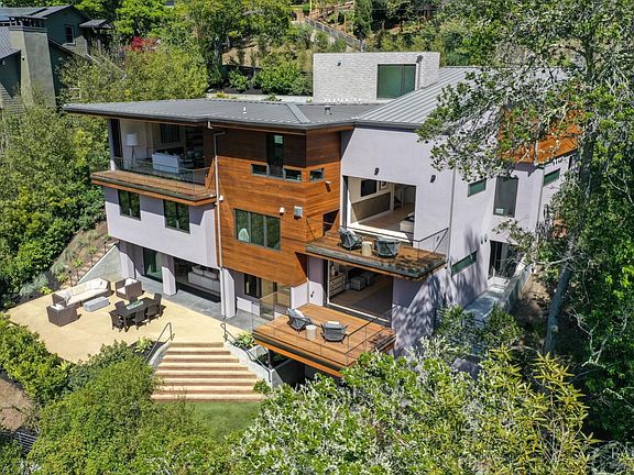 4th image of 351 Lovell Avenue