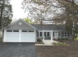 350 Thackeray Ln, Northfield, IL 60093