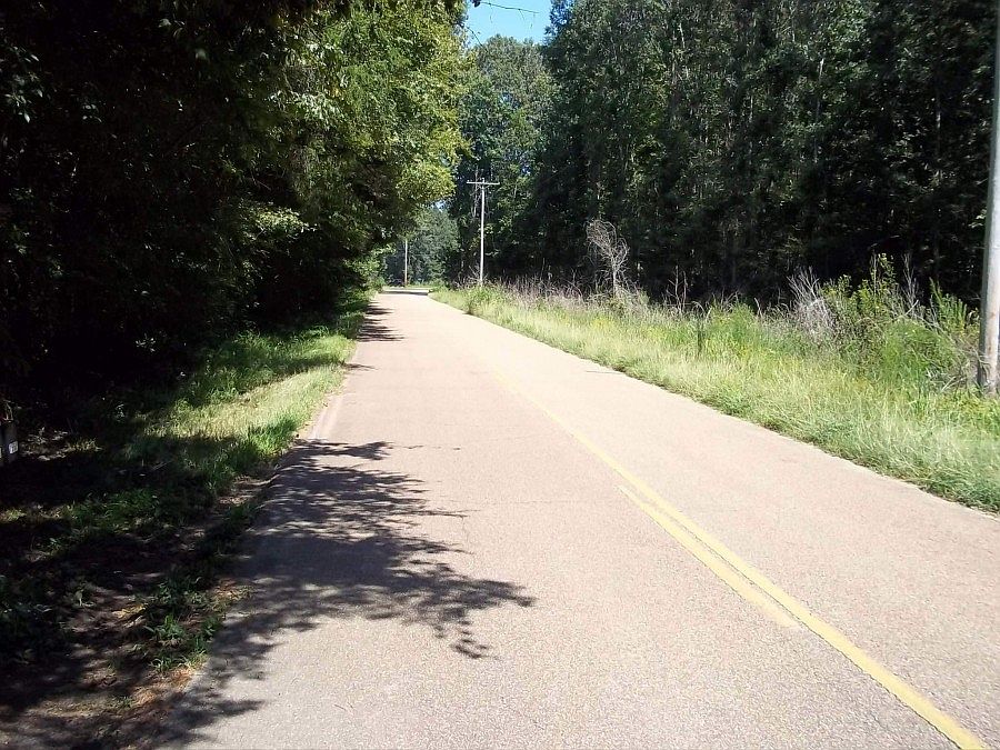 2nd image of 221 N Enoch Grove Rd