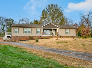 124 Dellwood Dr, Statesville, NC 28677